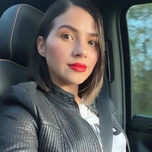 Meet your Posher, Yareth